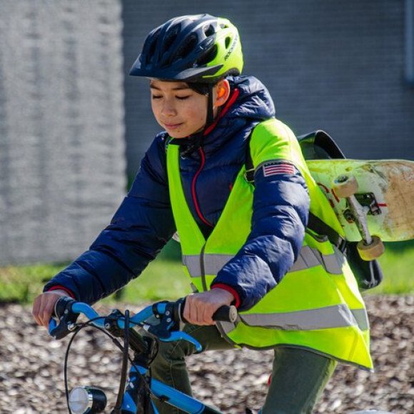 kind met fietshelm